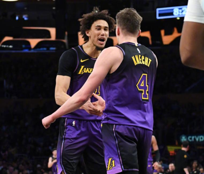 nba直播湖人对阵马刺_(nba湖人对马刺直播视频) 第1张 nba直播湖人对阵马刺_(nba湖人对马刺直播视频) 第1张