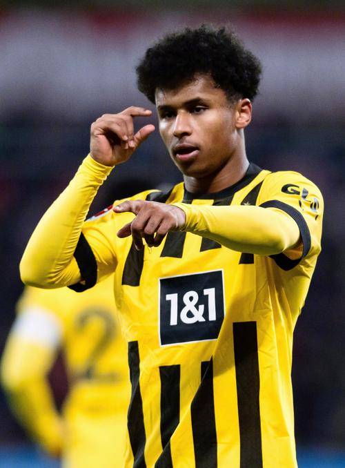 曼联关注阿德耶米球员还没有与多特蒙德续约 第2张 曼联关注阿德耶米球员还没有与多特蒙德续约 第2张