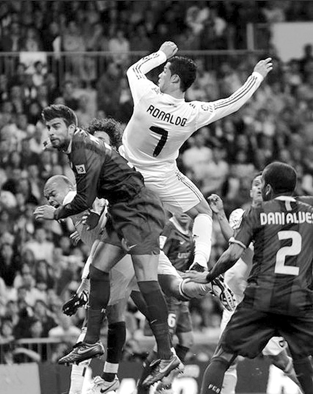 巴塞罗那公布战皇马名单红蓝军团大部分主力坐镇的简单介绍 第1张 巴塞罗那公布战皇马名单红蓝军团大部分主力坐镇的简单介绍 第1张