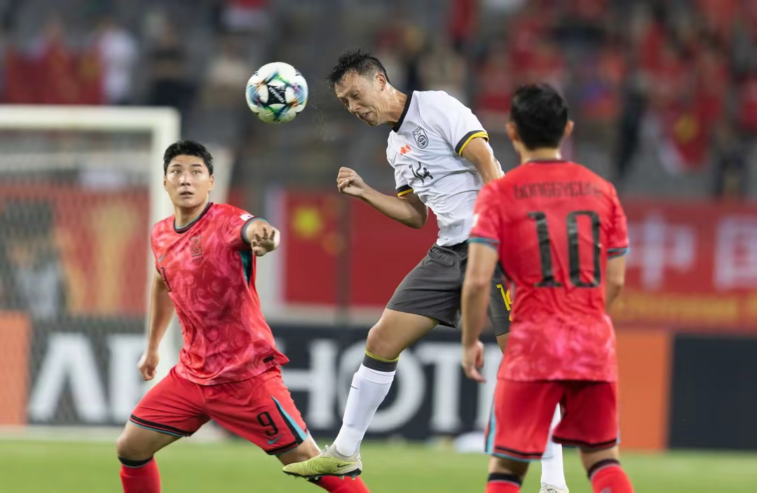 国足1-0中国香港获东亚杯季军黄政宇破门制胜的简单介绍 第2张 国足1-0中国香港获东亚杯季军黄政宇破门制胜的简单介绍 第2张