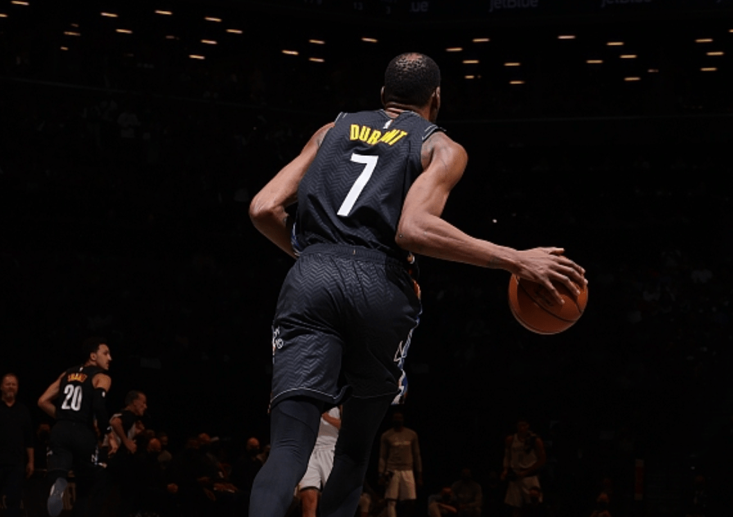 包含悬念拉满的篮球战全程直播捕捉反转名场面的词条 第2张 包含悬念拉满的篮球战全程直播捕捉反转名场面的词条 第2张