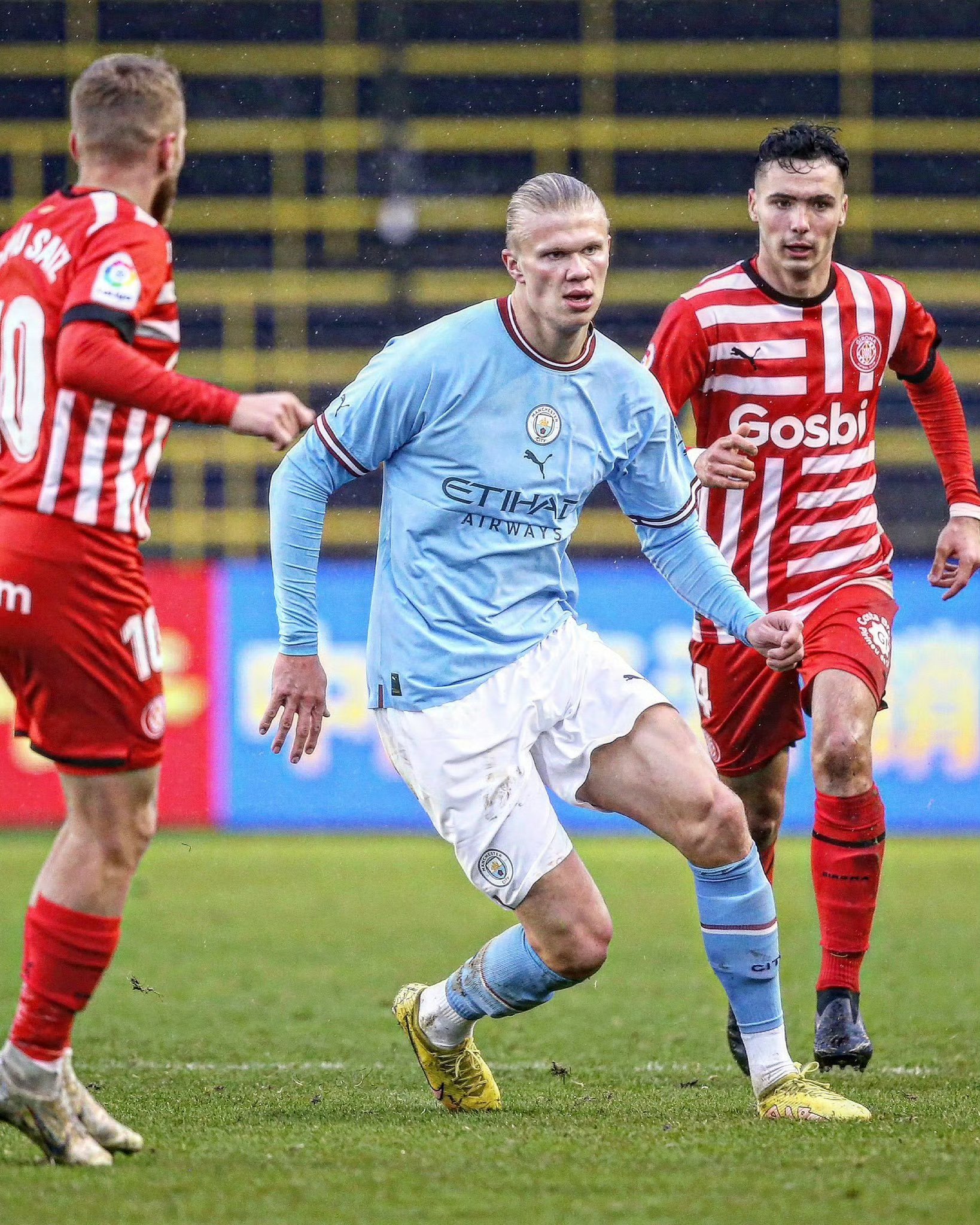 包含曼城拒绝罗马对埃切维里的报价俱乐部更愿意租借到赫罗纳的词条  第2张