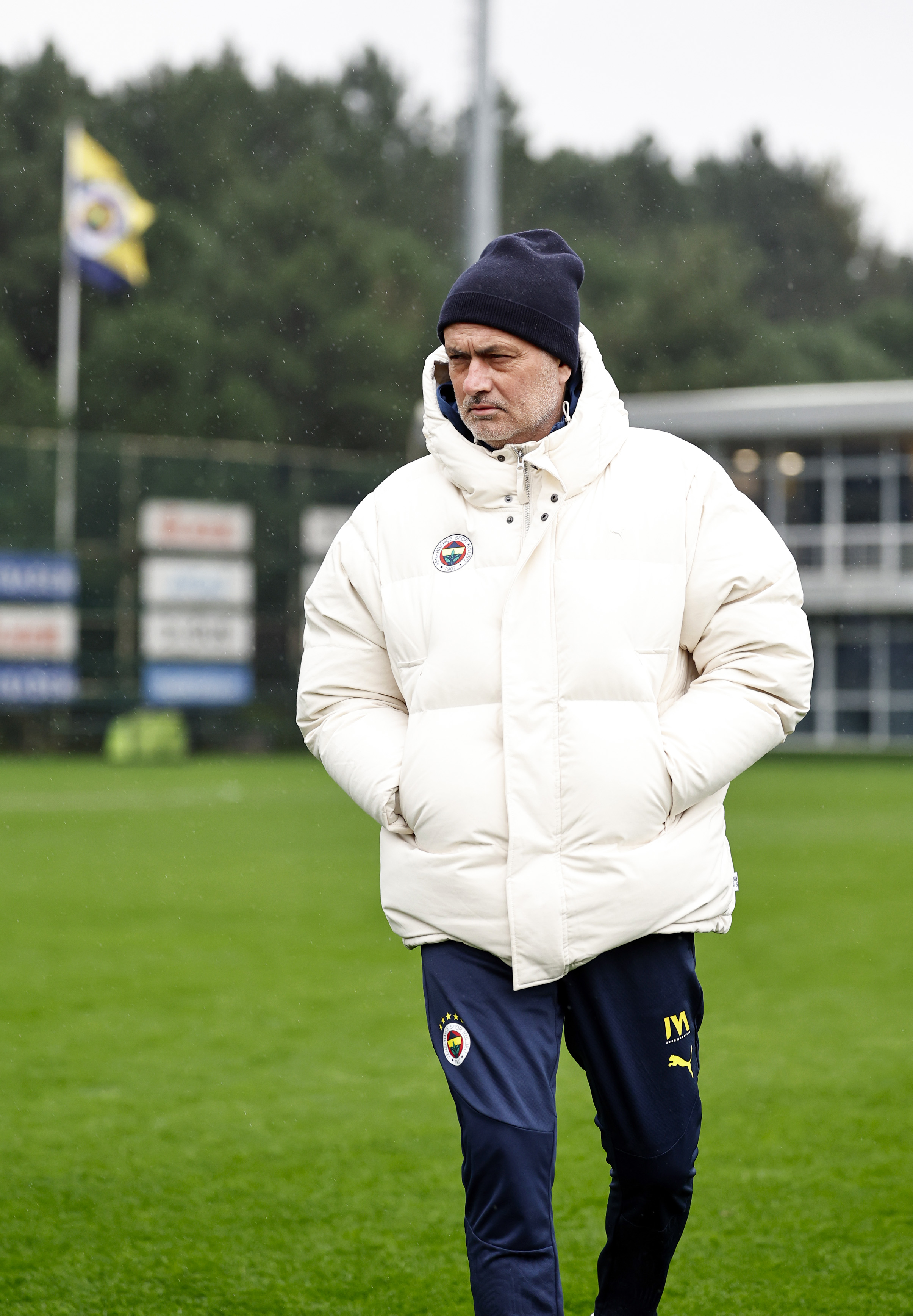 穆里尼奥离开土耳其神情严肃拒谈解雇细节的简单介绍 第2张 穆里尼奥离开土耳其神情严肃拒谈解雇细节的简单介绍 第2张