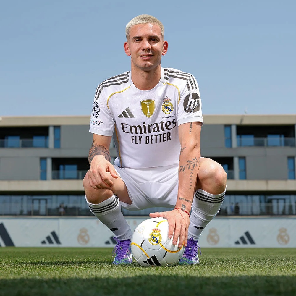 马斯坦托诺成阿根廷最年轻10号球员下半场替补登场的简单介绍