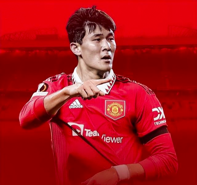 曼联祝姆贝莫26岁生日快乐球员今夏刚加盟的简单介绍 第2张 曼联祝姆贝莫26岁生日快乐球员今夏刚加盟的简单介绍 第2张