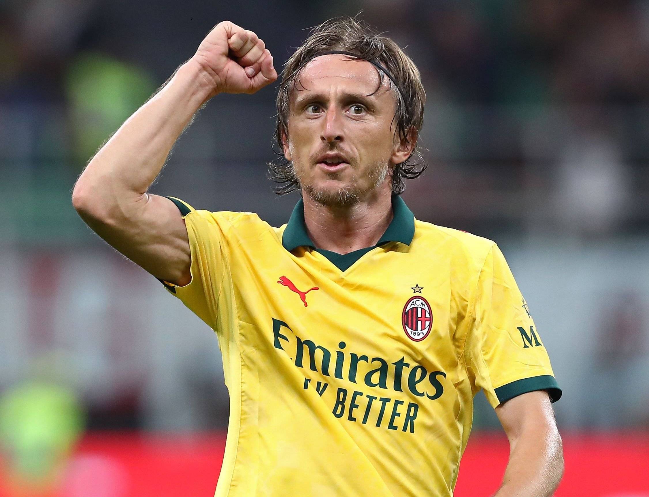 包含米兰为莫德里奇提供1年合同曝米兰向莫德里奇提供主力的词条  第1张