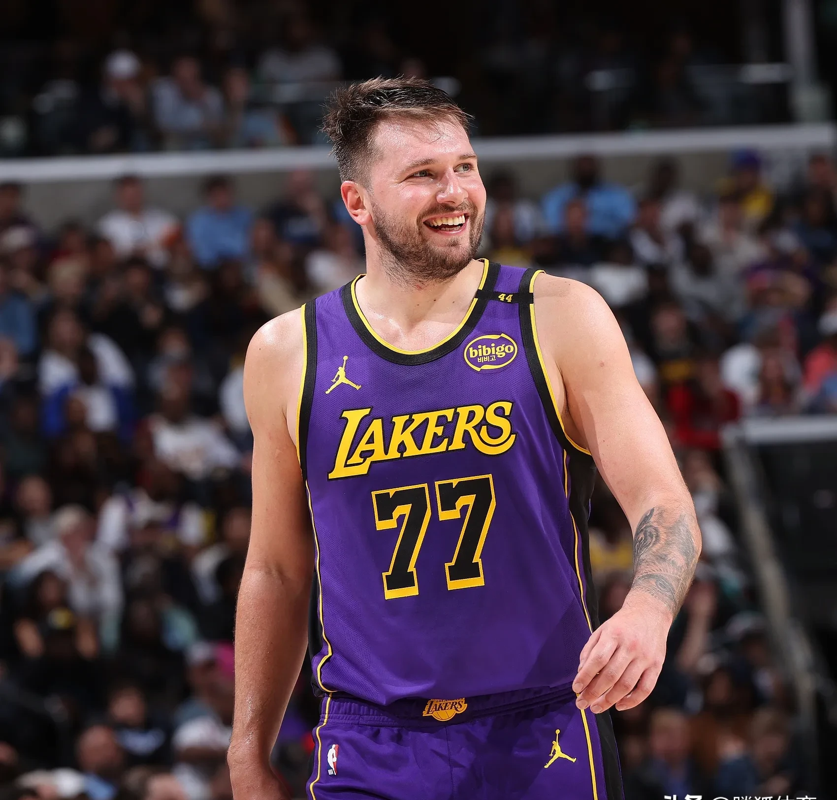 欧锦赛斯洛文尼亚男篮负法国遭遇两连败东契奇空砍39分8板8助的简单介绍  第1张