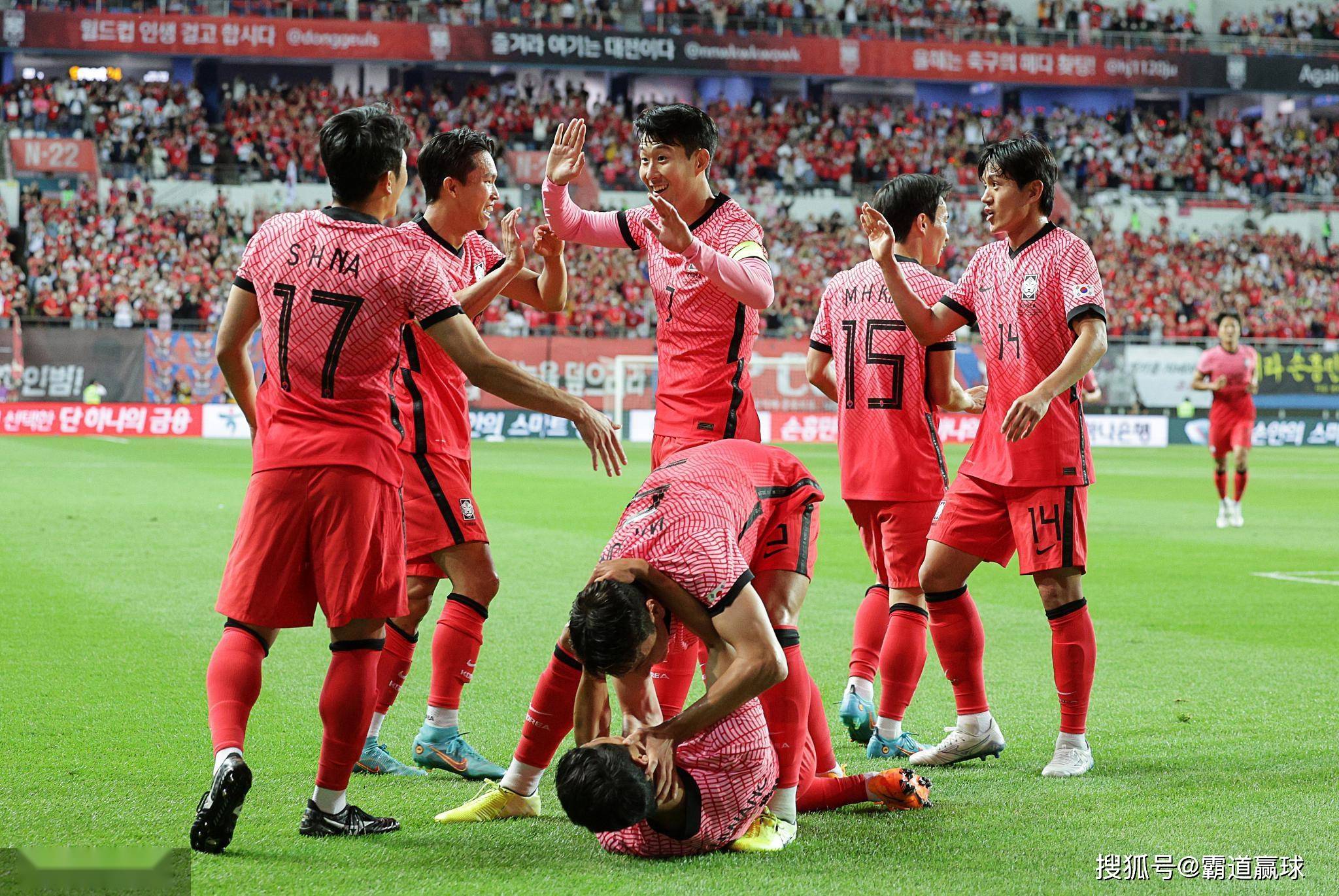 包含东亚杯日本队1-0韩国队夺冠热尔曼-良破门制胜的词条