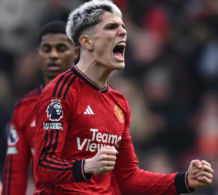 关于勒沃库森考虑签下加纳乔和安东尼填补维尔茨离队空缺的信息 第1张 关于勒沃库森考虑签下加纳乔和安东尼填补维尔茨离队空缺的信息 第1张