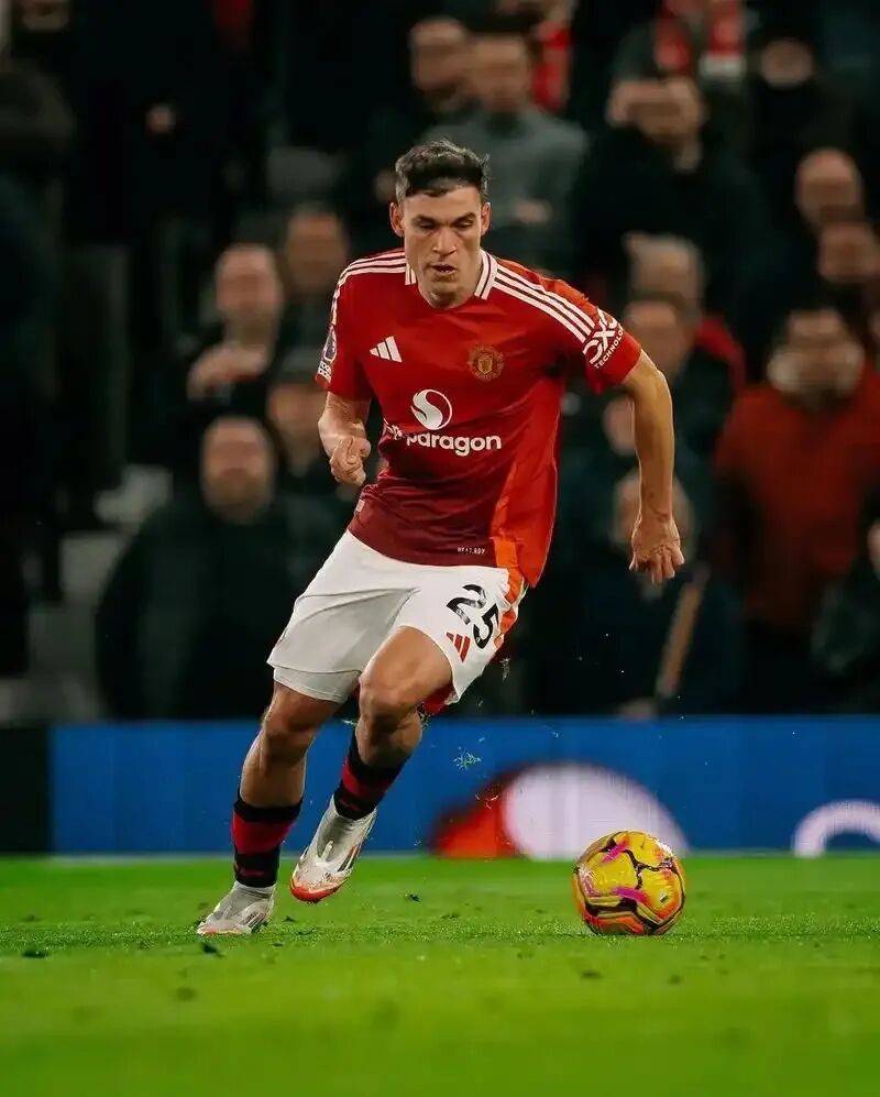 关于乌加特沦为曼联边缘人物球队考虑将其出售的信息 第2张 关于乌加特沦为曼联边缘人物球队考虑将其出售的信息 第2张