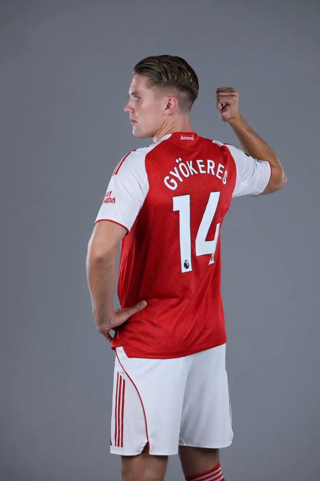 关于阿森纳与哲凯赖什经纪人会面枪手也在探索引进瑞典前锋的机会的信息