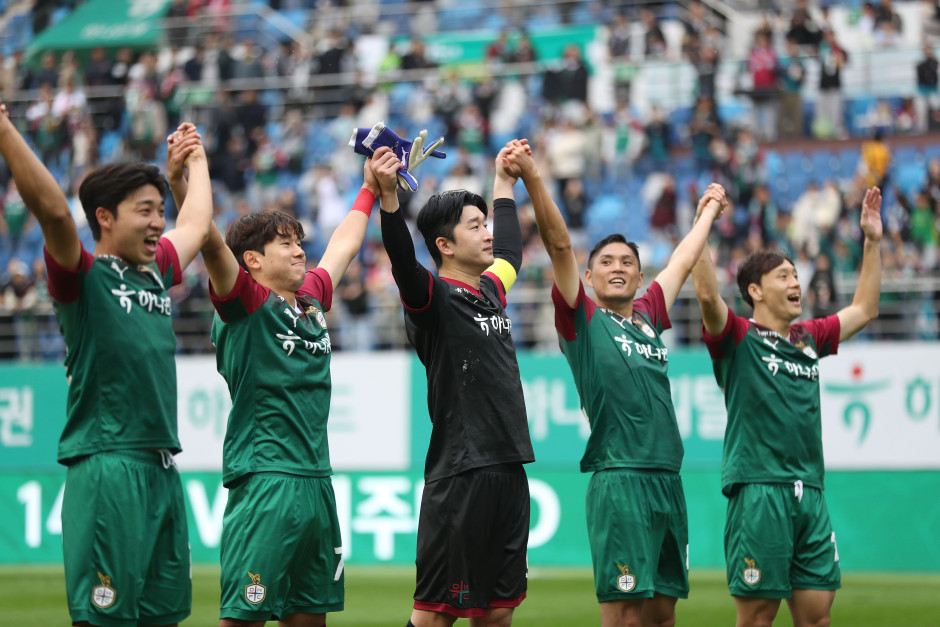 包含韩职联蔚山现代VS全北现代比分预测领头羊巩固位置的词条 第1张 包含韩职联蔚山现代VS全北现代比分预测领头羊巩固位置的词条 第1张